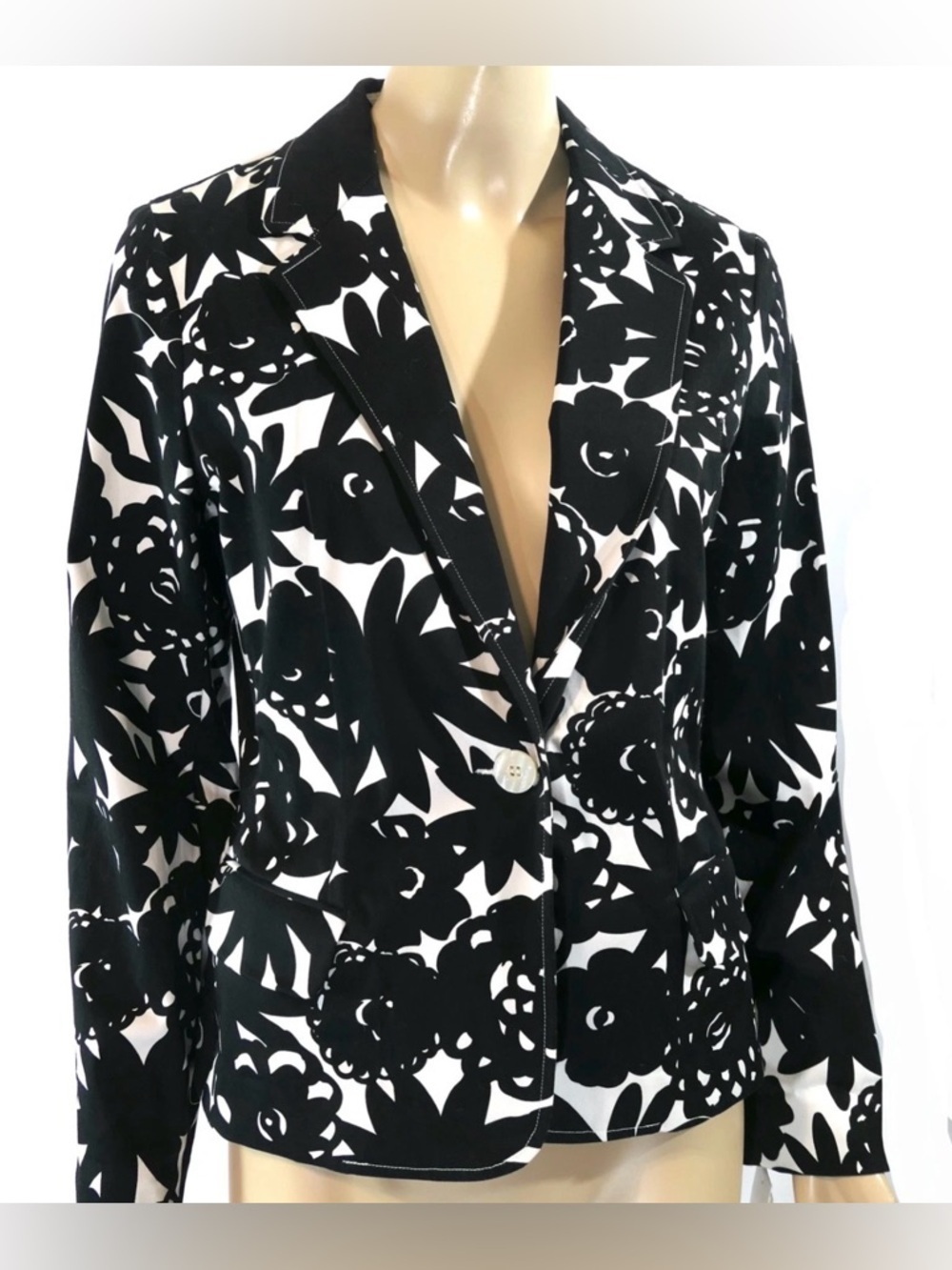 Liz Claiborne Black and White Floral Print Blazer like new 14